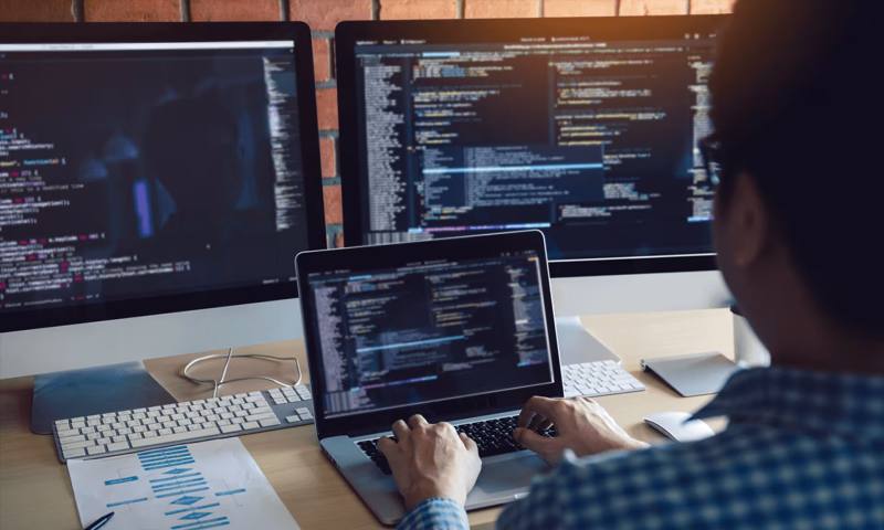 数据科学选型：R与Python如何赋能昌江网站建设？